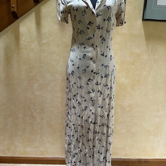 Elegant Cream Floral Women's Dress - Picture 1 of 4